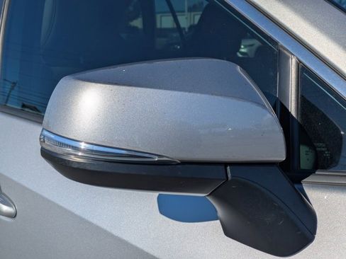 Used 2021 Toyota RAV4 XLE Premium image 11