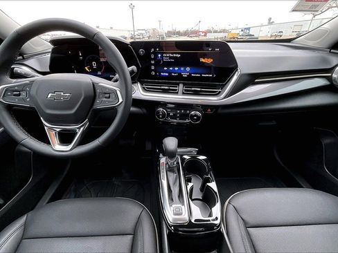Used 2025 Chevrolet Trax ACTIV w/ Driver Confidence Package image 13