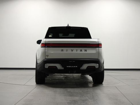 Used 2023 Rivian R1T Adventure image 5