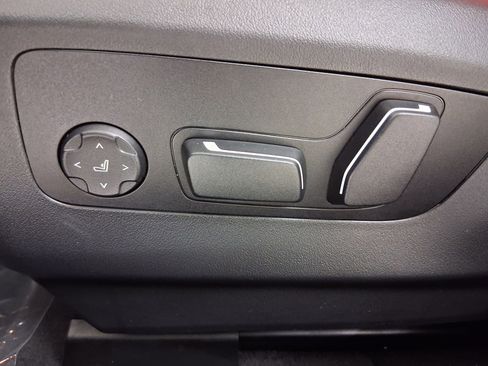 Used 2025 BMW M5 w/ Carbon Package image 13