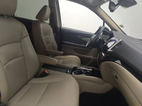 Used 2016 Honda Pilot Touring image 21