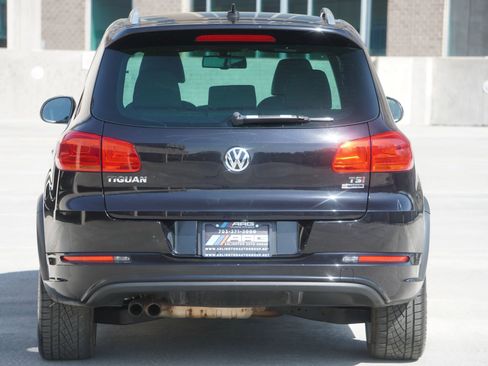 Used 2016 Volkswagen Tiguan R-Line image 9