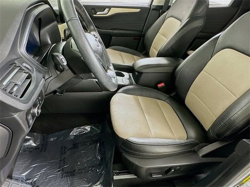 Used 2022 Ford Escape Titanium w/ Titanium Premium Package image 9