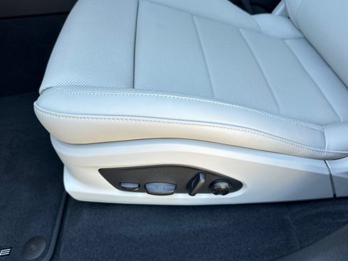 Used 2026 Porsche Macan 4 Electric AWD/4WD image 14