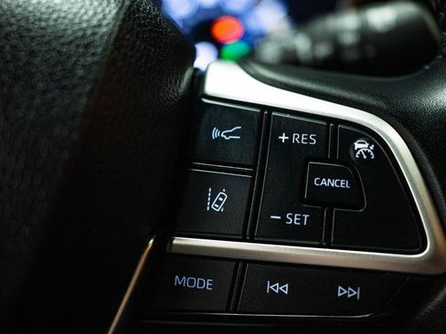 Used 2023 Toyota Highlander XSE AWD/4WD image 19