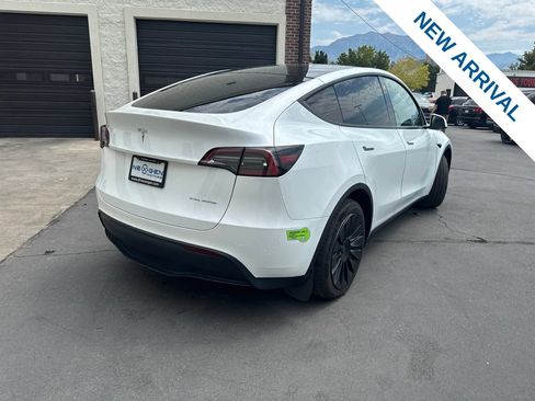Used 2023 Tesla Model Y Long Range AWD/4WD image 7