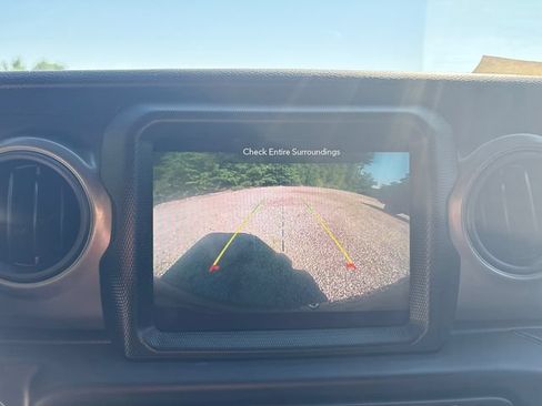 Used 2023 Jeep Wrangler Unlimited w/ 8.4" Radio Group AWD/4WD image 31