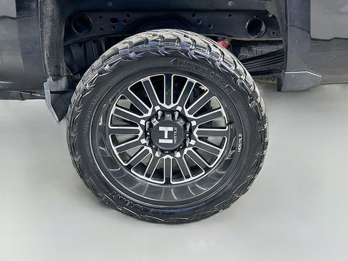 Used 2019 Chevrolet Silverado 2500 LTZ w/ Duramax Plus Package AWD/4WD image 34