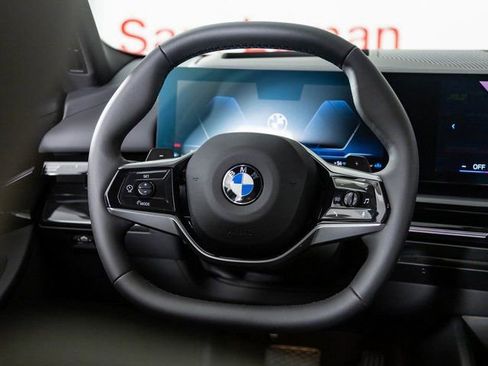 Used 2025 BMW 530i xDrive 530i xDrive w/ Premium Package image 9