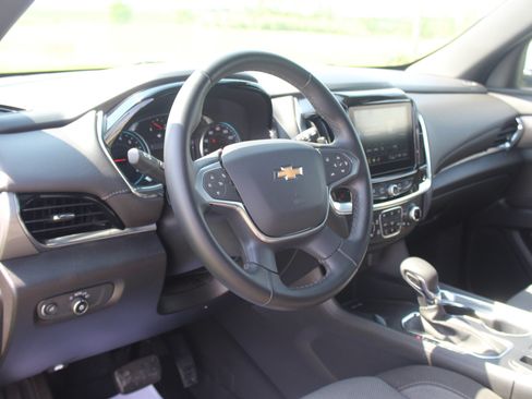 Used 2023 Chevrolet Traverse LT AWD/4WD image 15