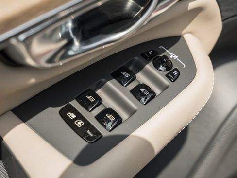 New 2026 Volvo XC90 T8 Plus w/ Protection Package Premier AWD/4WD image 39