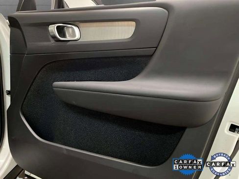 Used 2025 Volvo XC40 B5 Plus image 81