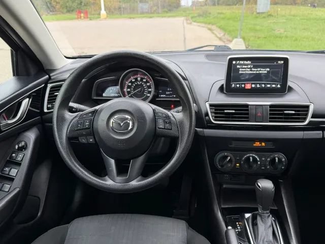 Used 2016 MAZDA MAZDA3 i Sport FWD image 22