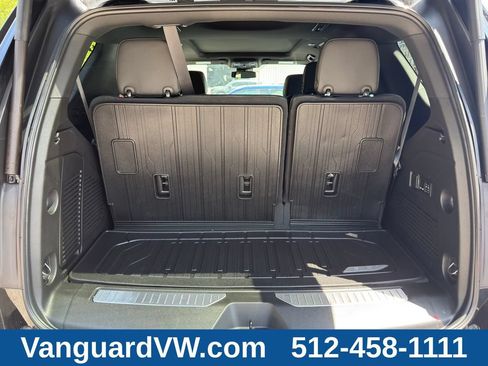Used 2023 GMC Yukon AT4 AWD/4WD image 11