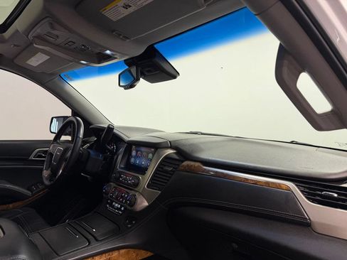 Used 2015 GMC Yukon XL Denali w/ Touring Package AWD/4WD image 39