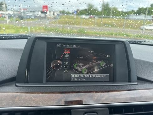Used 2016 BMW 320i xDrive Sedan AWD/4WD image 16
