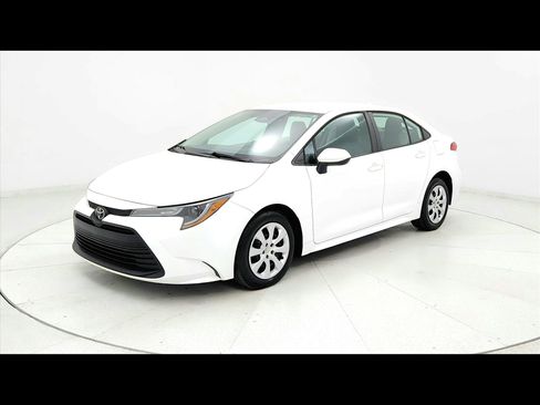 Used 2023 Toyota Corolla LE image 1