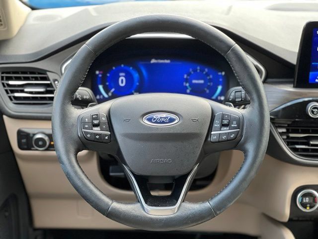 Used 2020 Ford Escape Titanium AWD/4WD image 30