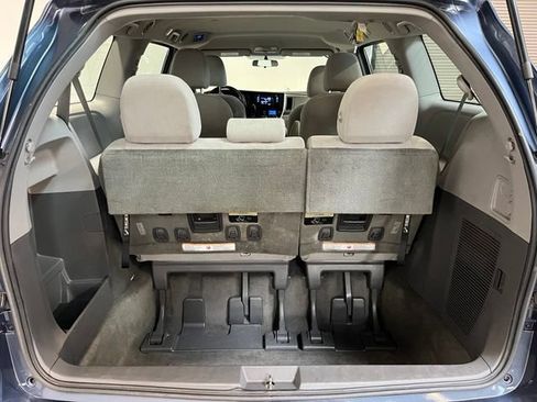 Used 2017 Toyota Sienna L FWD image 14