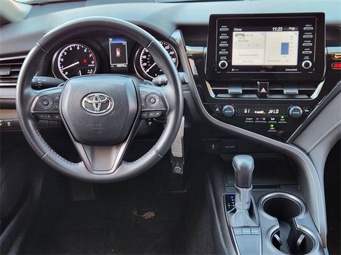 Used 2024 Toyota Camry SE image 25