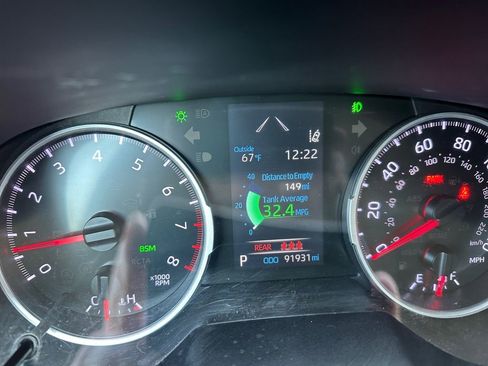 Used 2020 Toyota RAV4 XLE image 19