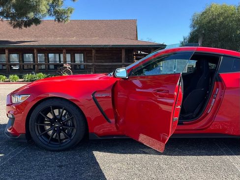 Used 2016 Ford Mustang Shelby GT350 image 30