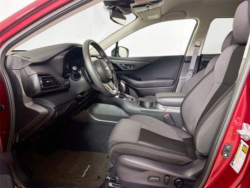 Used 2025 Subaru Outback Premium AWD/4WD image 5