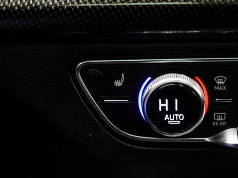 Used 2018 Audi SQ5 Prestige w/ Prestige Package image 22