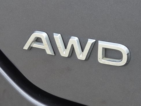 Used 2024 Honda Pilot Touring image 13