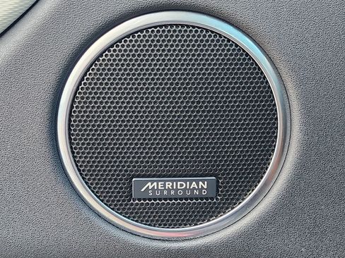 Used 2025 Land Rover Discovery Sport Dynamic SE image 23