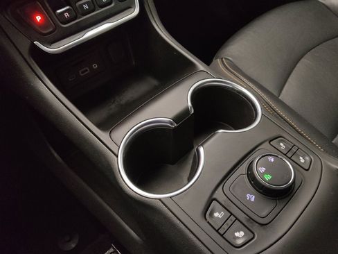 Used 2019 GMC Terrain SLT w/ Preferred Package image 26