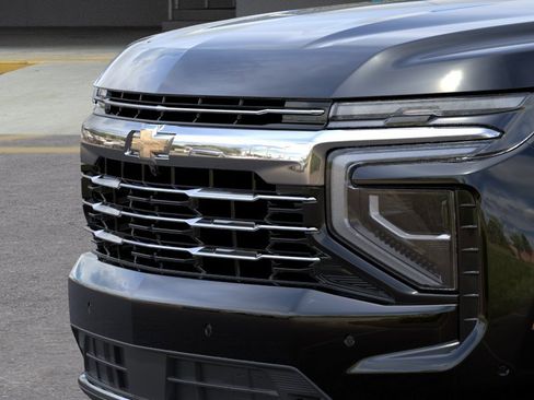 New 2026 Chevrolet Suburban LT RWD image 13