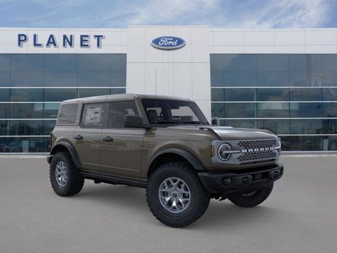 New 2025 Ford Bronco Badlands image 9