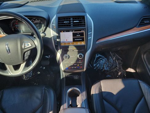 Used 2017 Lincoln MKC Reserve image 19