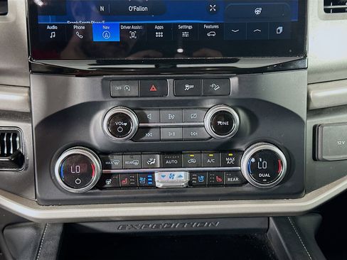 Used 2023 Ford Expedition XLT AWD/4WD image 16
