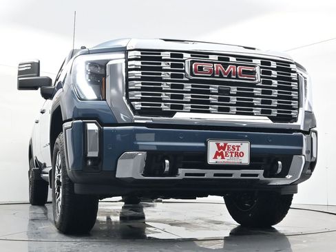 New 2026 GMC Sierra 3500 Denali w/ Denali Reserve Package image 33