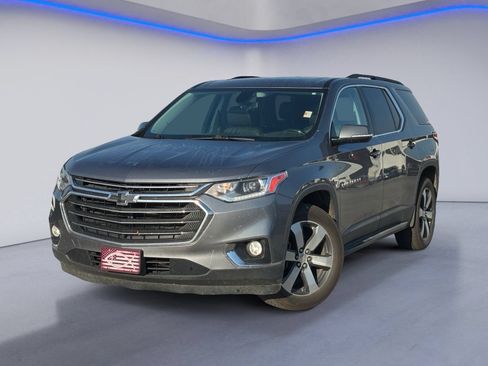 Used 2019 Chevrolet Traverse LT w/ LT Premium Package FWD image 2