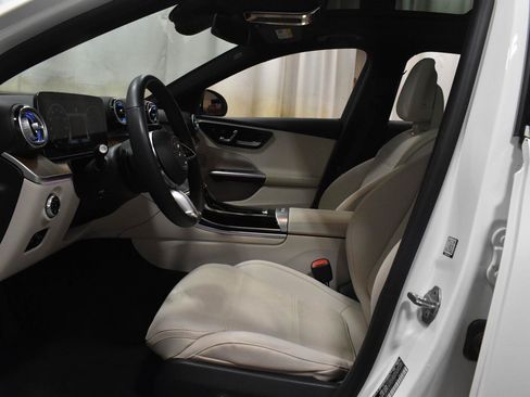 Used 2023 Mercedes-Benz C 300 4MATIC Sedan image 3