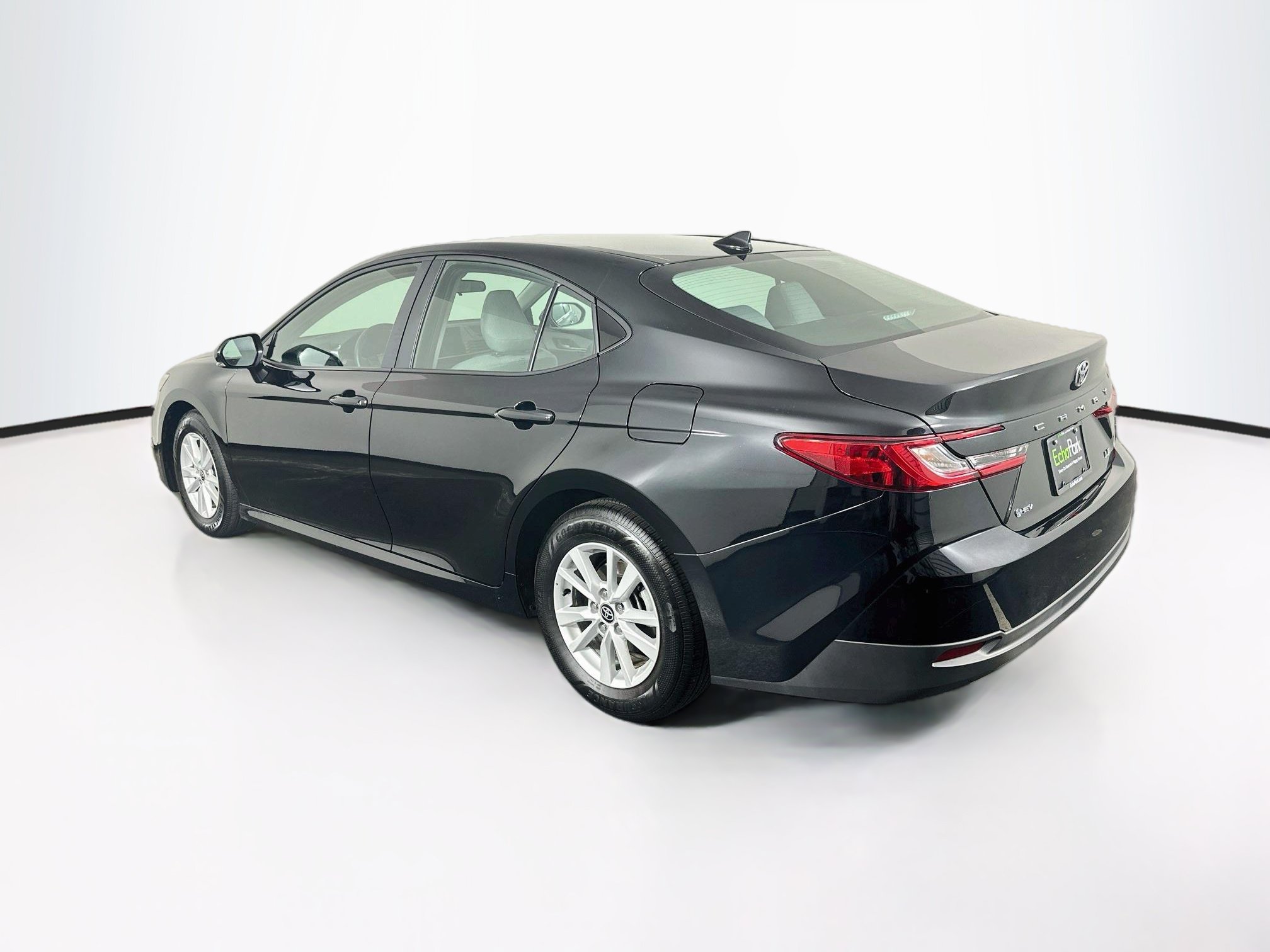Used 2026 Toyota Camry LE FWD image 5