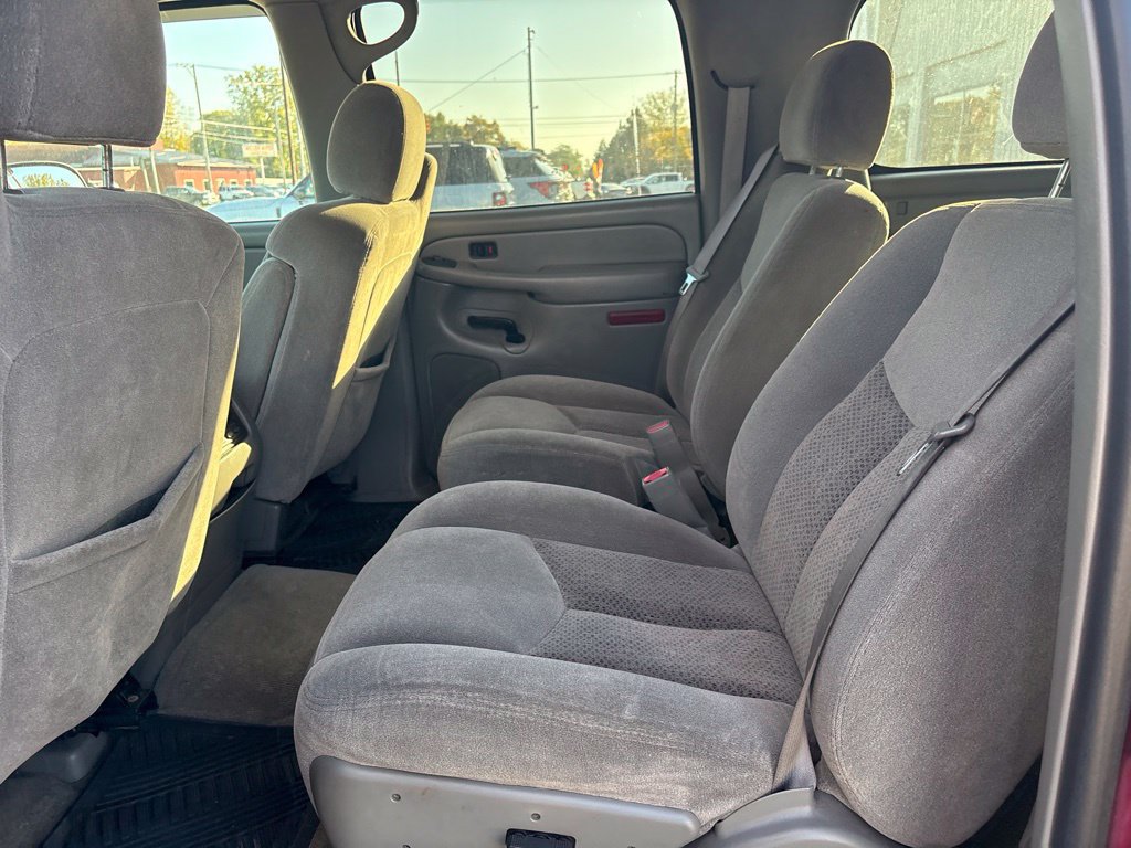 Used 2005 Chevrolet Suburban LS w/ Preferred Equipment Group AWD/4WD image 18