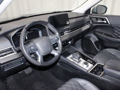 Used 2023 Mitsubishi Outlander SEL AWD/4WD image 22