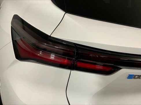 Used 2025 Chevrolet Equinox EV LT w/ Convenience Package image 26