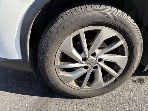 Used 2014 Nissan Rogue SL image 10