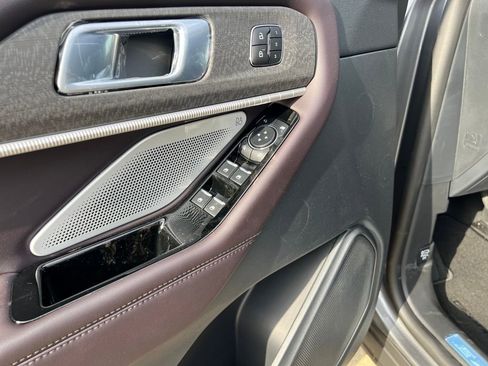 New 2026 Ford Explorer Platinum image 12