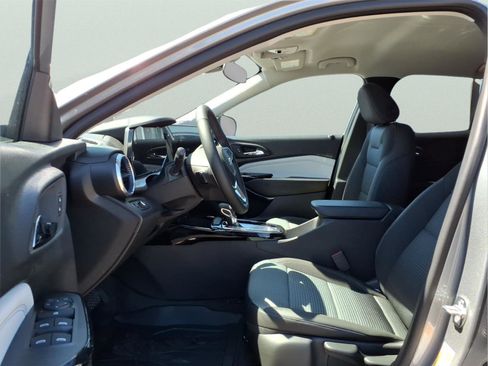 New 2026 Chevrolet Trax LT w/ Driver Confidence Package image 15