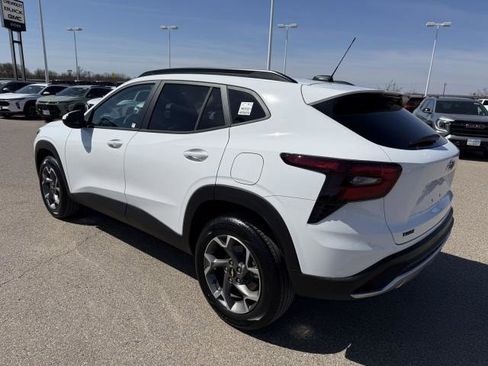 New 2026 Chevrolet Trax LT w/ LT Convenience Package image 7