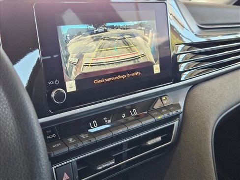 Used 2025 Toyota Camry LE image 9