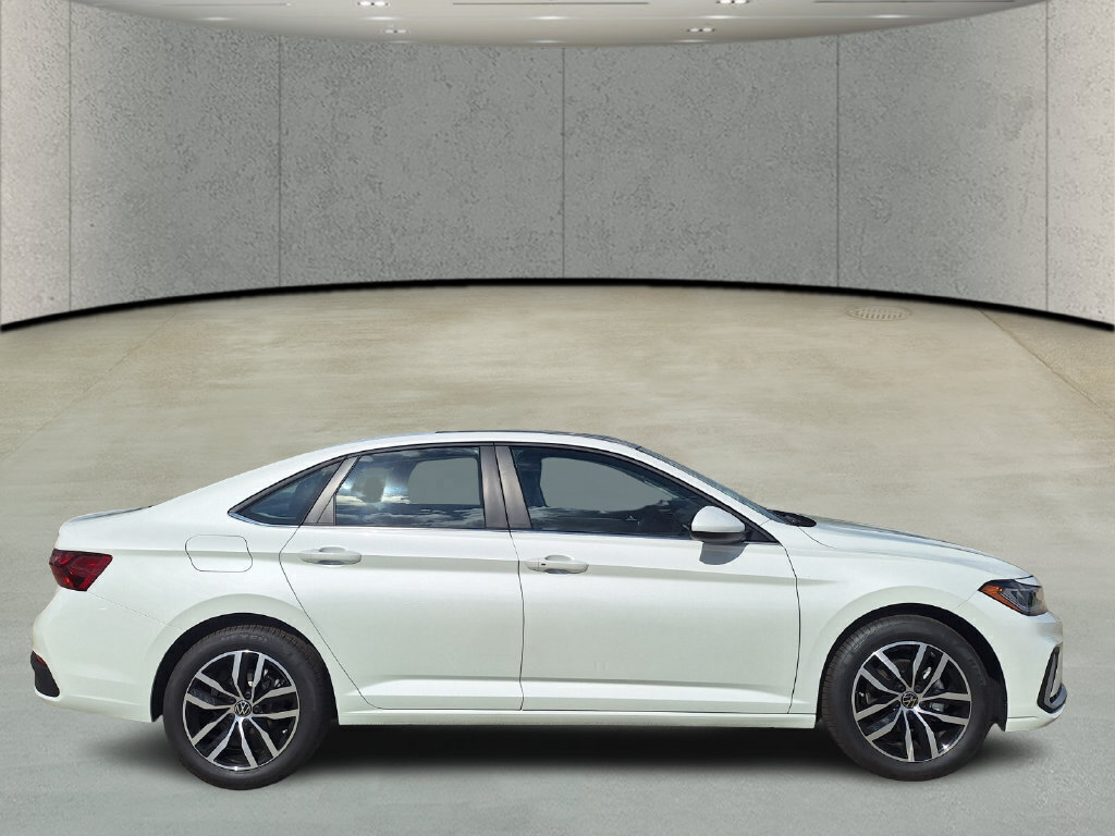Used 2026 Volkswagen Jetta SE FWD image 6