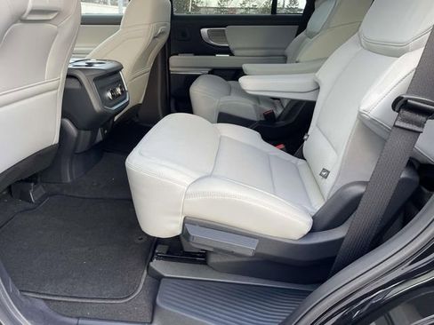 New 2025 Ford Expedition Platinum w/ Driver's Package image 9