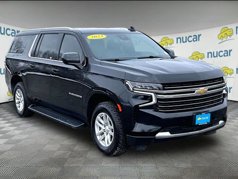 Used 2023 Chevrolet Suburban LT image 1
